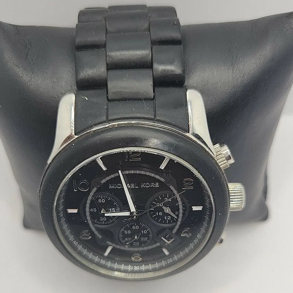 Michael Kors Runway MK8107 Unisex Stainless Steel Analog Dial Quartz Watch AM682